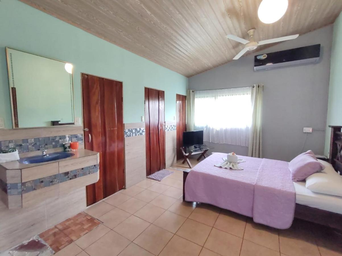 The Corner Airbnb Puerto Jiménez エクステリア 写真
