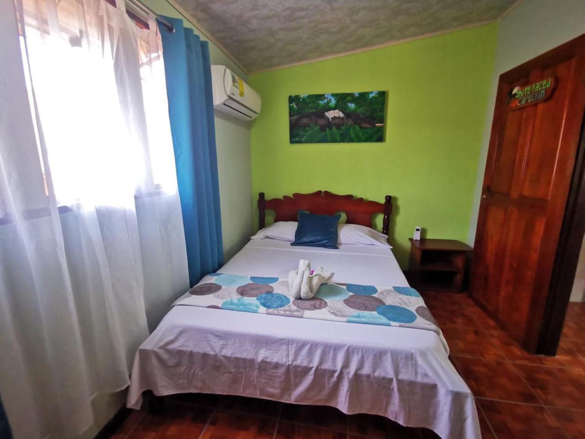 The Corner Airbnb Puerto Jiménez エクステリア 写真