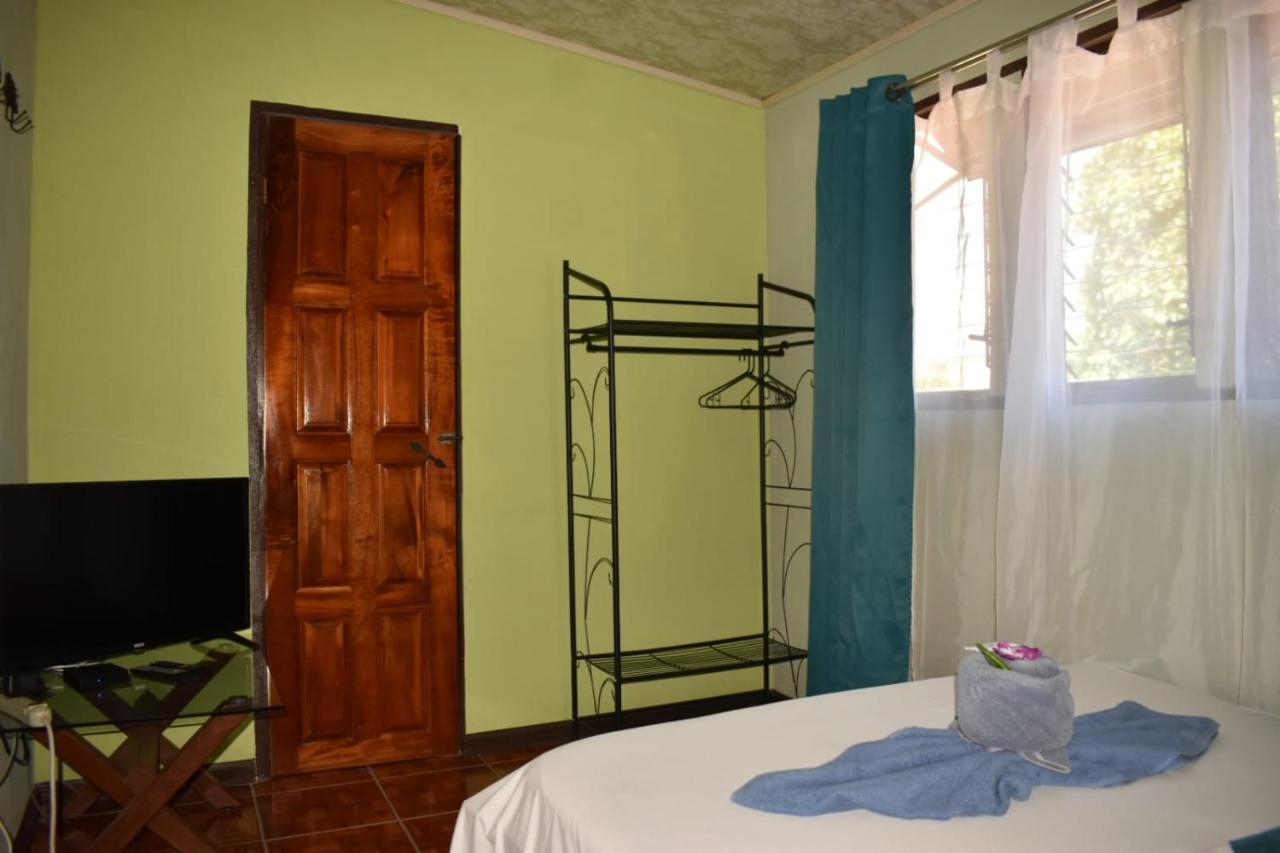 The Corner Airbnb Puerto Jiménez エクステリア 写真